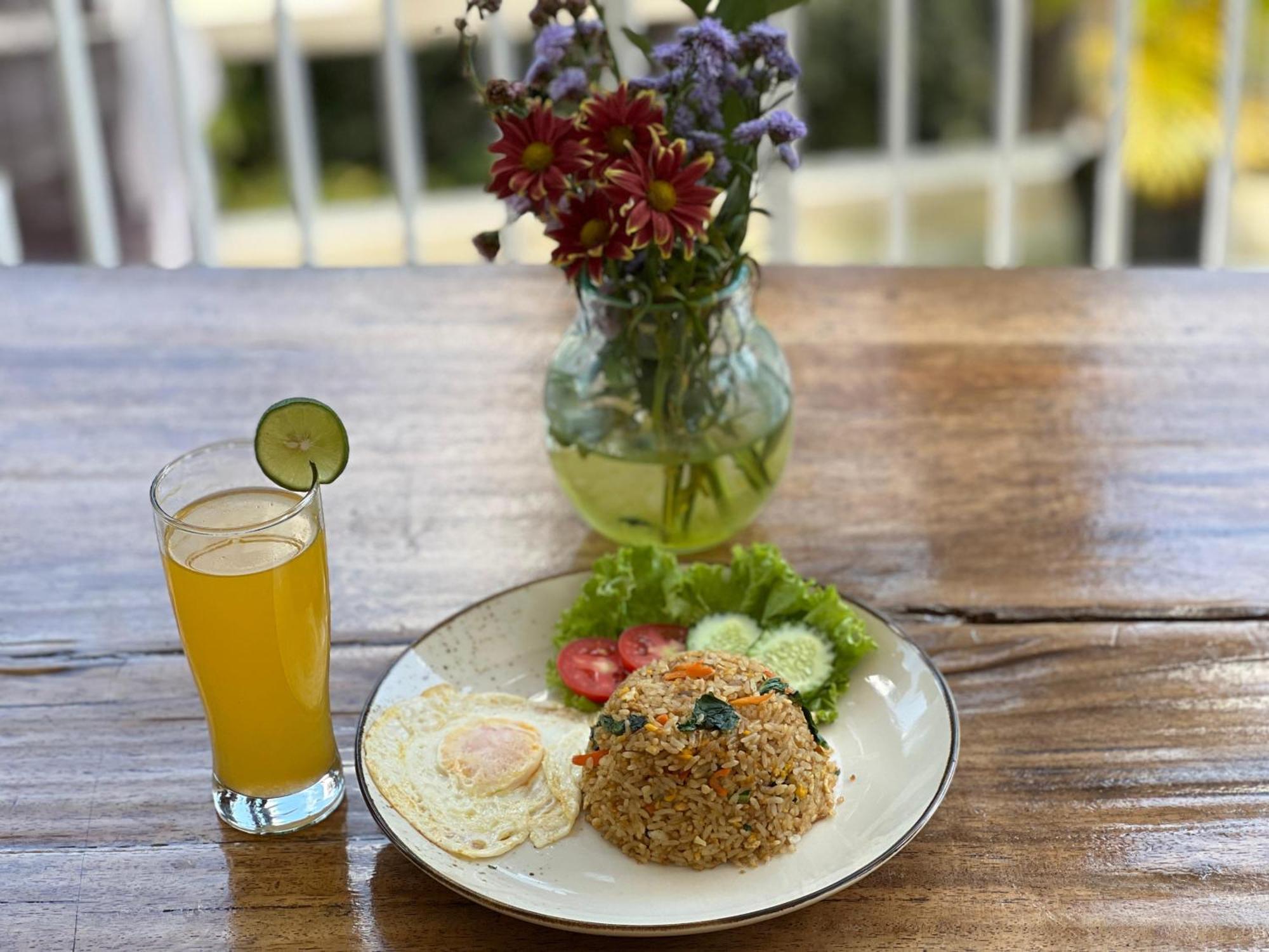 Hanaka Riverside Ubud Екстер'єр фото