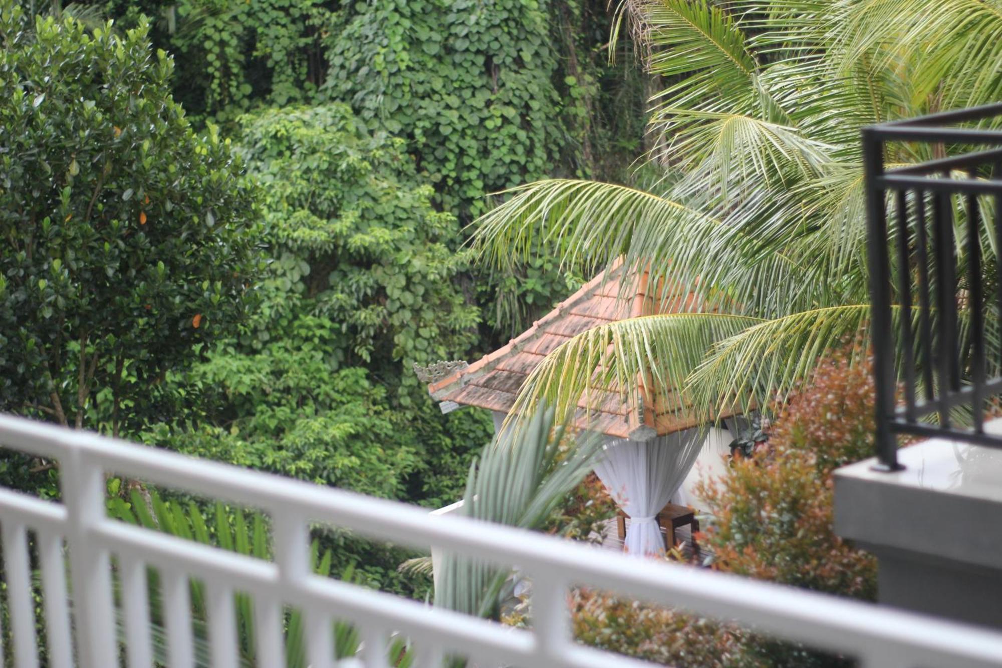 Hanaka Riverside Ubud Екстер'єр фото